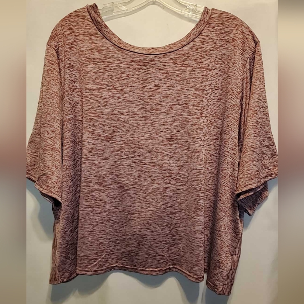 ✨️EUC Women's Heathered Burgundy Top